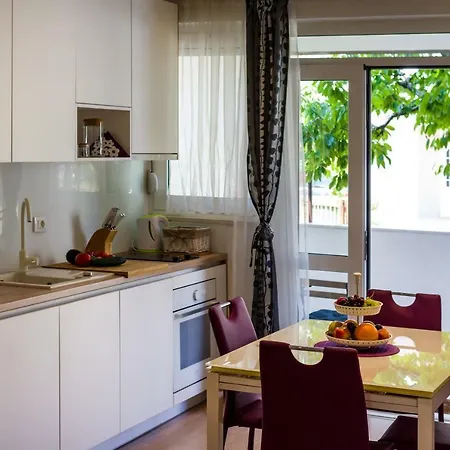 Tonka Апартаменты Задар